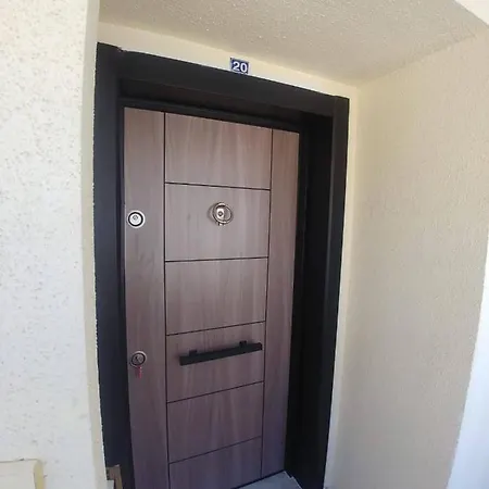With 4 Beds In